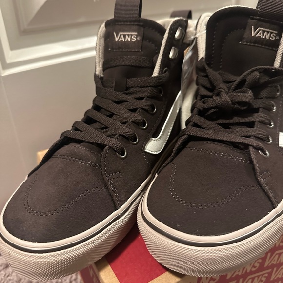 BNIB Filmore Hi VansGuard women's suede high-top shoes, 8. Brown - Picture 6 of 15